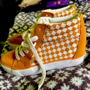 Mudd shoes size 7.5 fit like a 7